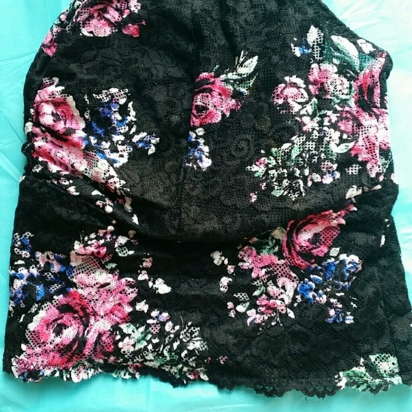 Torrid Black Floral Bralette 5x/4x (TIGHT FIT) - Picture 4 of 4